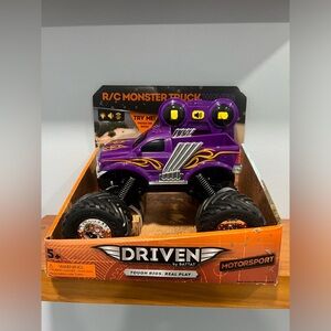 DRIVEN BY BATTAT NIB RC Monster Truck Waves Lights Sounds All Terrain Motorsport